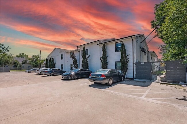 Building Photo - 4633 Fairmount St Rental