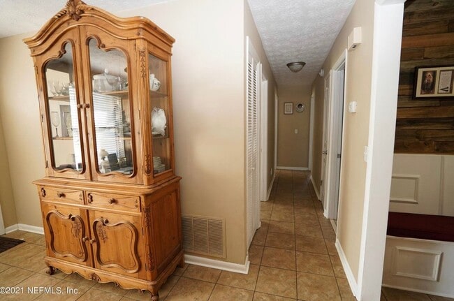 Photo - 8229 Frost St N