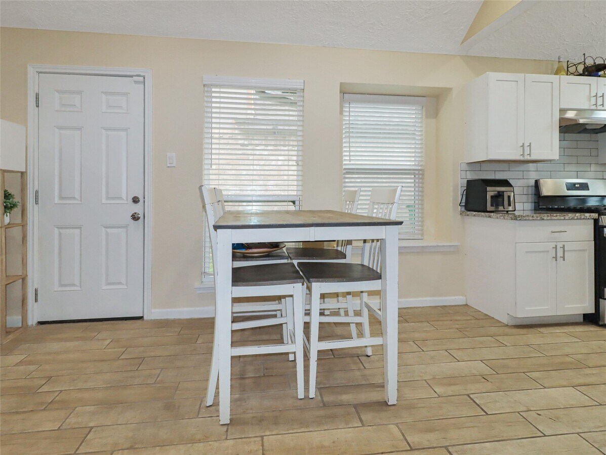 Photo - 5622 Lycomb Dr