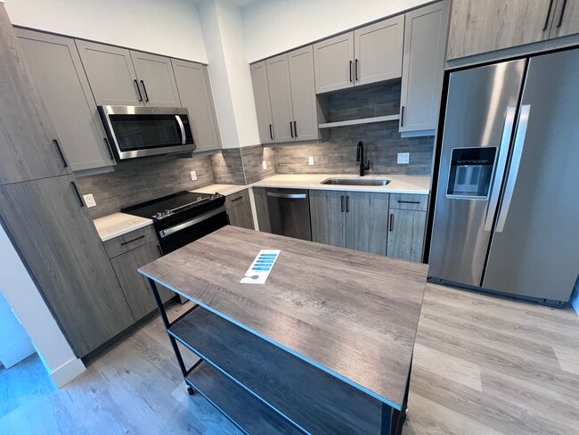 Photo - 175 NW 31st St Unidad C2