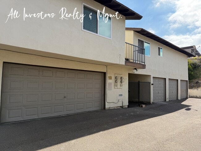 Building Photo - 2136 Via Sonora