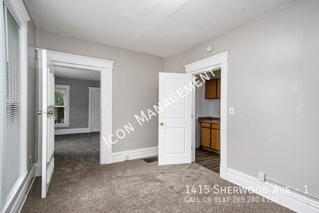 Photo - 1415 Sherwood Ave
