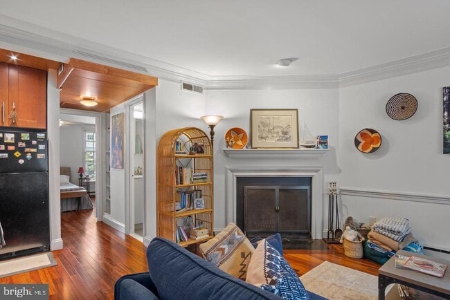 Photo - 220 N St Asaph St Unidad 20