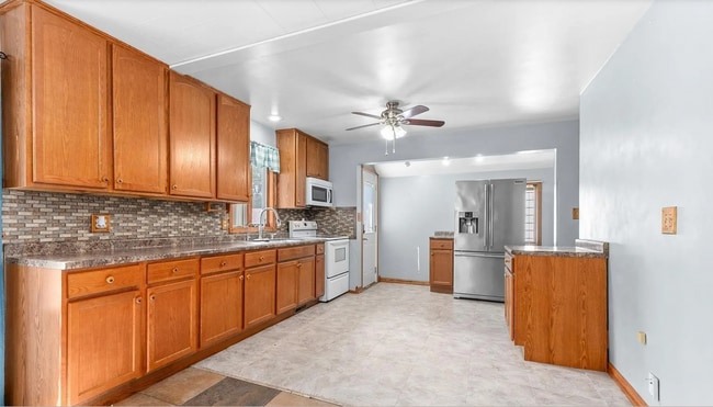 Building Photo - 900 E 7th Ave Rental