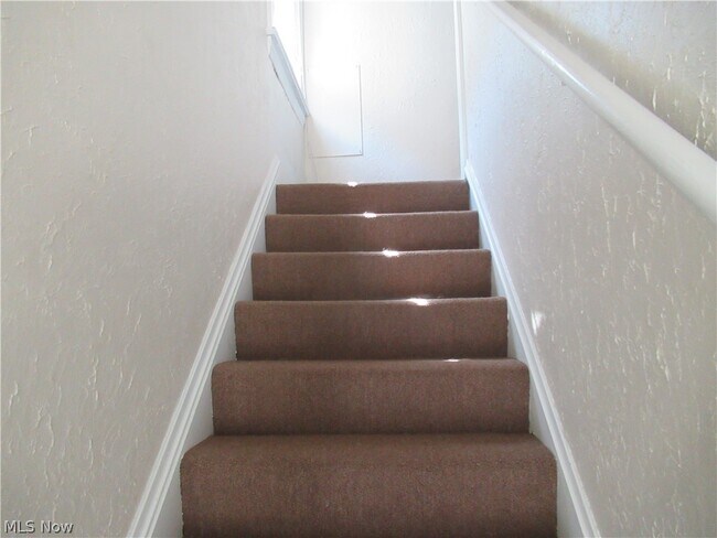 Photo - 1518 Ridgewood Ave Unit Upstairs