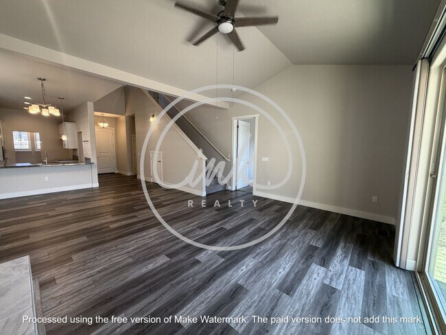 Photo - 439 Dubois Ln