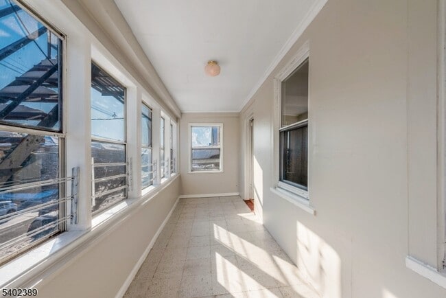 Photo - 525 Maple Ave