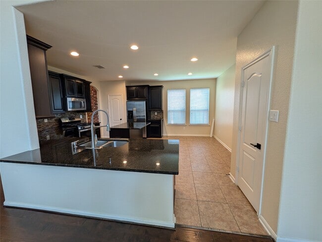 6614 Hunters Creek Ln