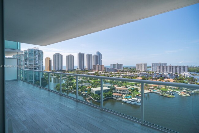 Photo - 400 Sunny Isles Blvd Unidad 1721 Rental