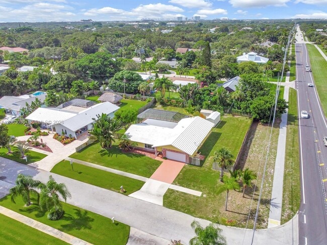 Photo - 2480 Windsor Rd
