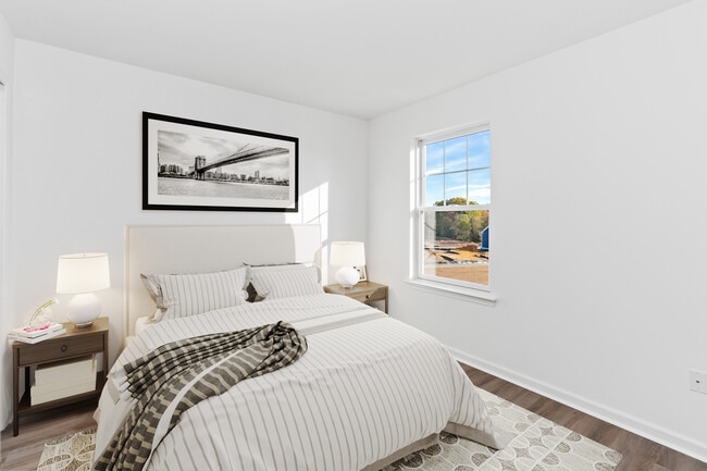 Photo - 985 Lorewood Grove Rd