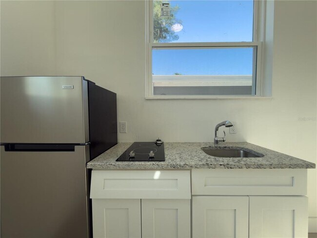 Photo - 401 E Columbus Dr Unit 4