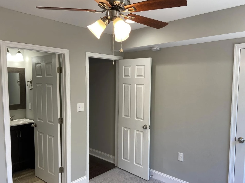 Photo - 223 51st St SE