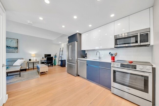 Photo - 932 Broadway Unit 312