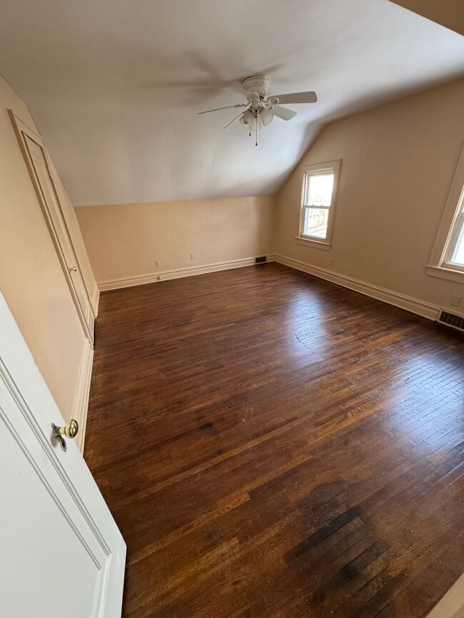 Photo - 110 1/2 Main St