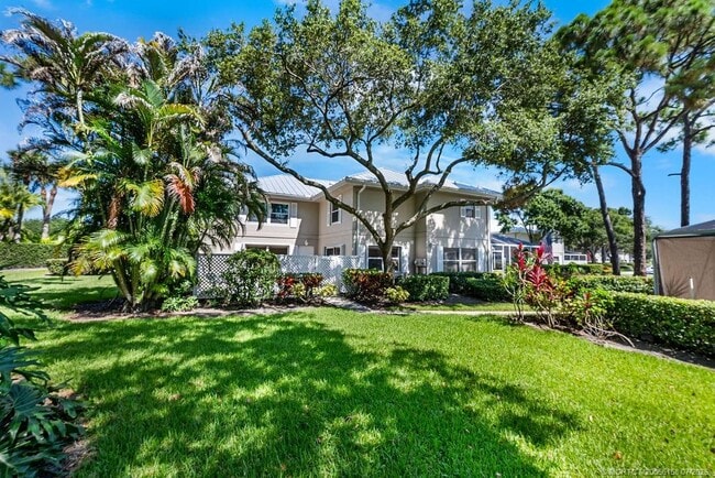Building Photo - 2905 SW Lakemont Pl