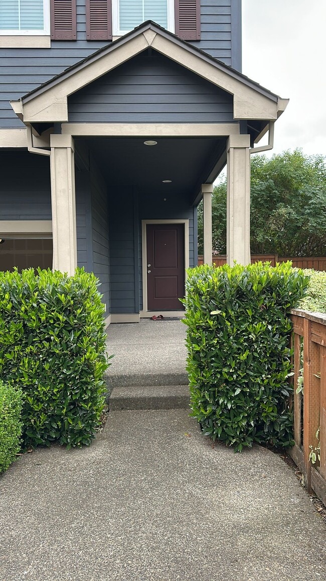 Building Photo - 804 SW Windrose Terrace Rental