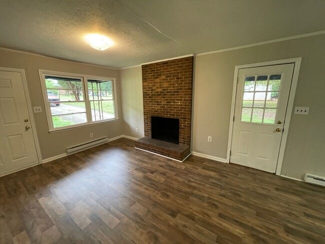 Photo - Freshly painted 2 bedroom 1 bath house- Pet Friendly!