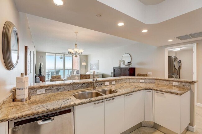 Photo - 2650 Lake Shore Dr