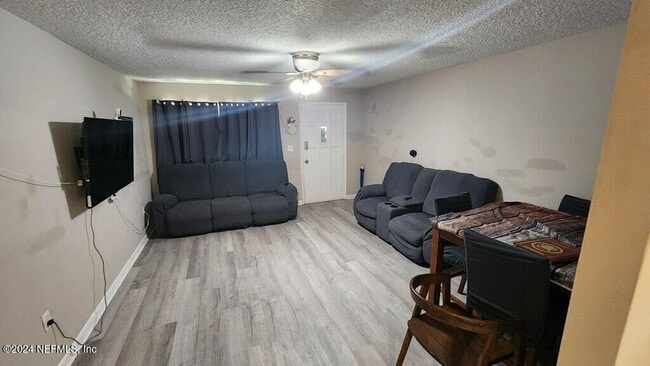 Photo - 5663 Minocqua St