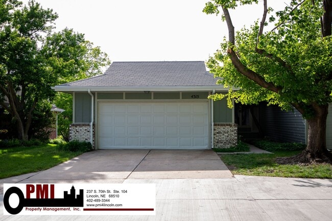 Photo - 4 Bedroom, 3 bathroom Duplex for rent