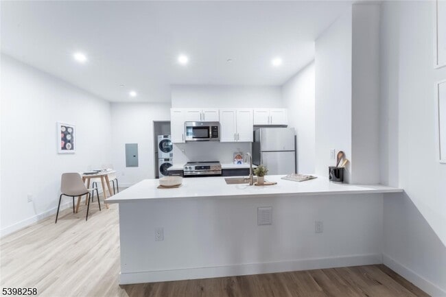 Photo - 10 Commerce Ct Unit 2E