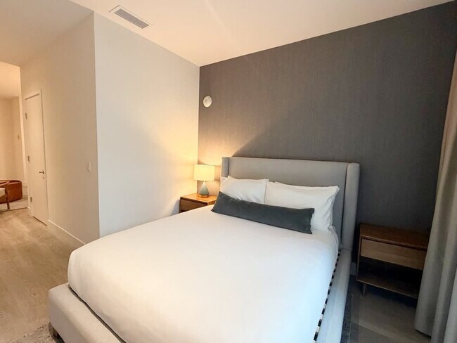 Photo - 239 SW 9th St Unit SI FL4-ID1520194P