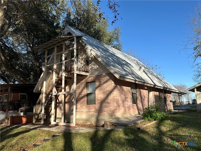 Photo - 882 Buerger Ln