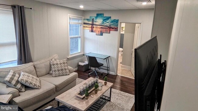 Photo - 604 W Holly Ave