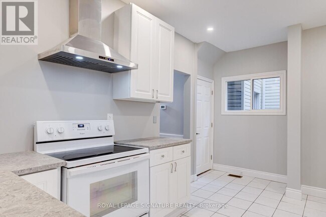 Photo - 47 Harvey St