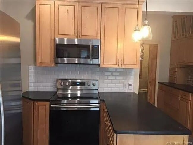 Photo - Queen Anne on Oxford