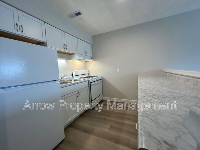 Photo - 5703 S 14th St