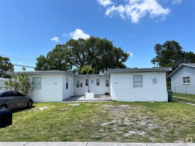 Building Photo - 2765 NW 55th St Unit 2 Rental