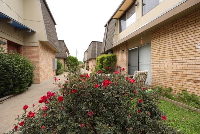 Photo - 5506 Grover Ave Unit A102