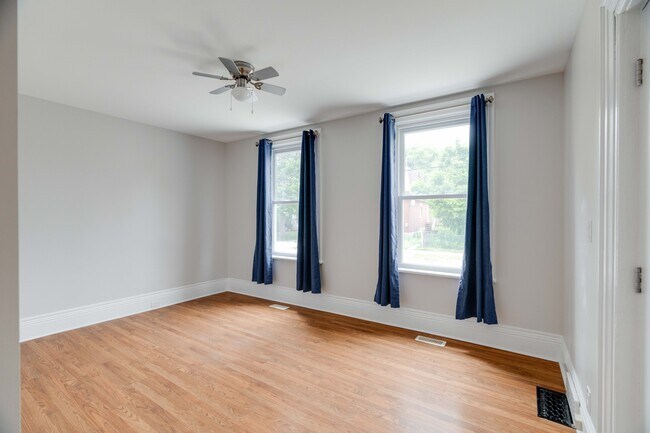 Photo - 206 Clarence St Unit Main