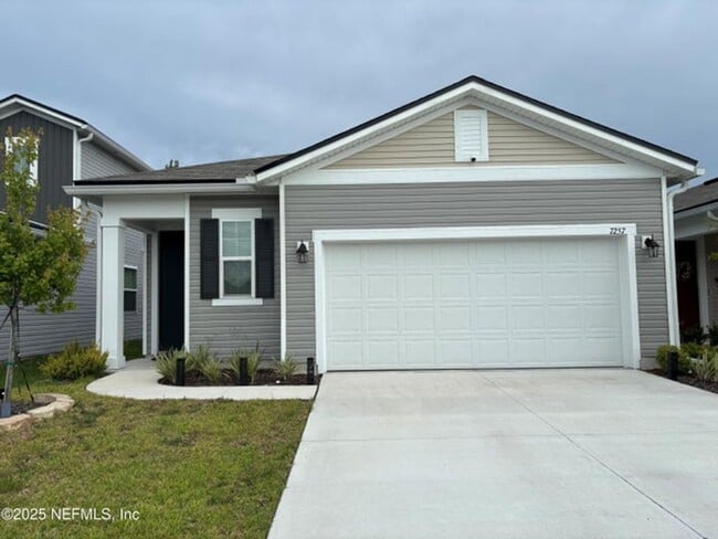 Building Photo - 7257 Mahogany Run Drive Jacksonville, FL 3... Rental