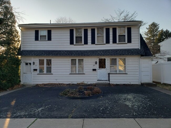 Building Photo - 23 Vincent Ave