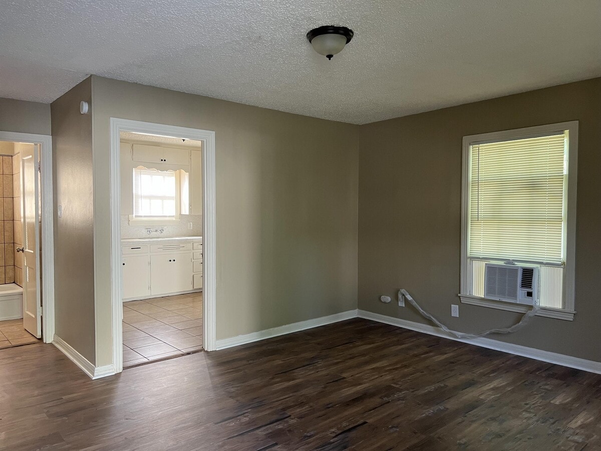 Photo - 1018 French St