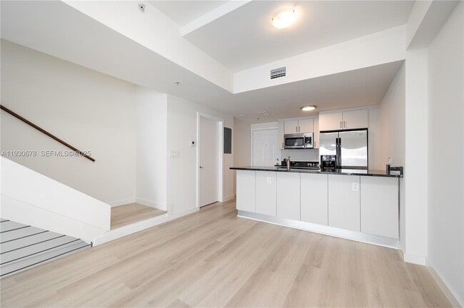 Photo - 1712 SW 2nd Ave Unit 809