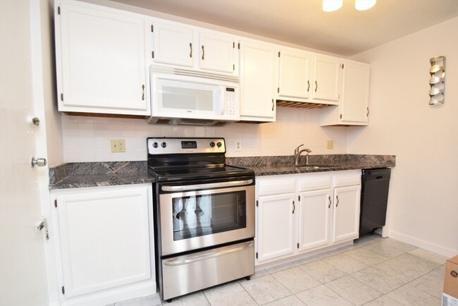 Building Photo - 135 Inman St Unit 12