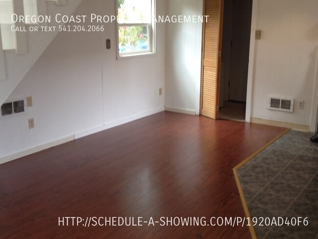 Photo - 213 SE Neptune Ave