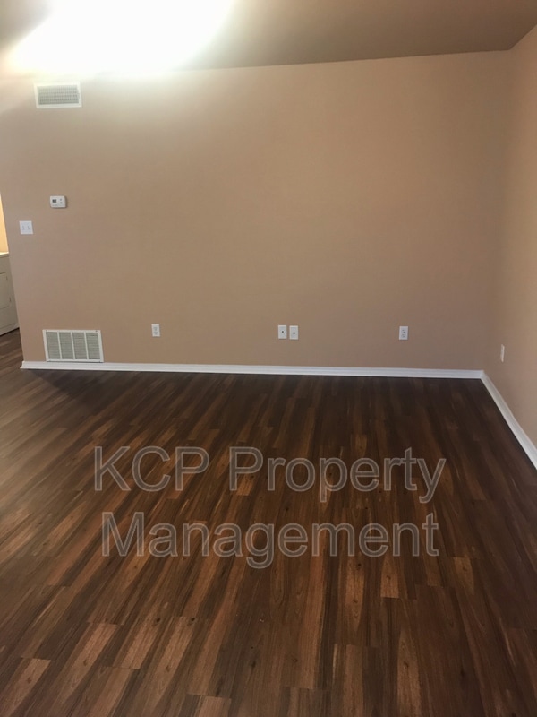 Photo - 815 N 48th St