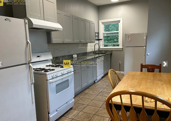 Building Photo - 21 Weston St Unit T