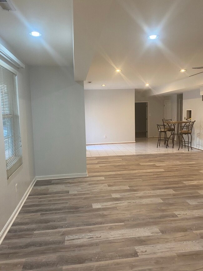 Photo - 14187 Darkwood Dr Unidad Private Lower Level Apart