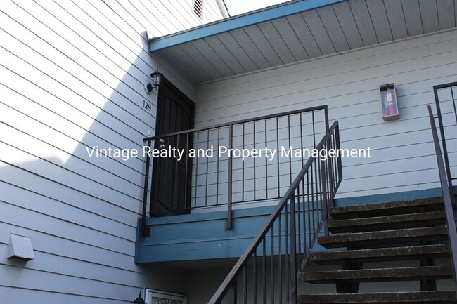 Photo - Ready To Go! Very Nice 2 bedroom Condo!!! Unidad 129