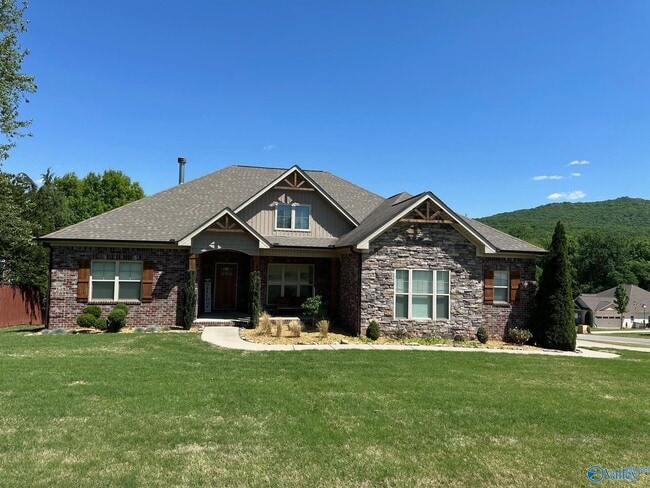 Building Photo - 211 Black Oak Dr NE