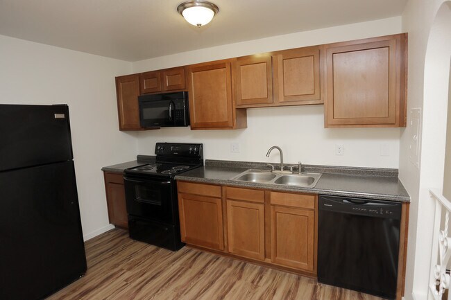 2BR, 2BA - 820 SF - Grand West at Covington