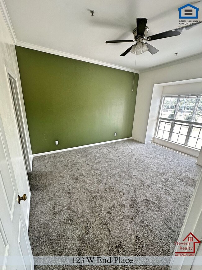 Photo - 123 West End Pl