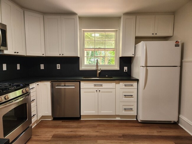 Photo - 1505 Eastland Rd SE