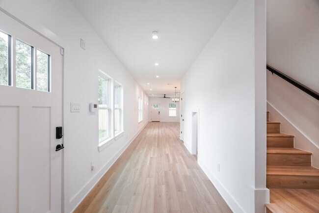 Photo - 7903 Sunnyhill St